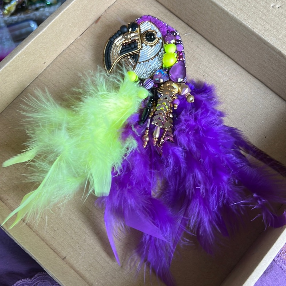 Parrot brooch